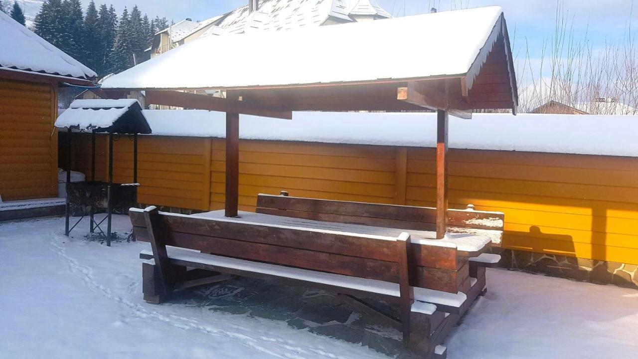 Karpatski Zori Hotel Bukovel Exterior foto