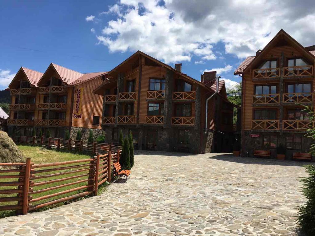 Karpatski Zori Hotel Bukovel Exterior foto